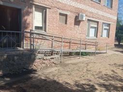 вход в здание, пандус